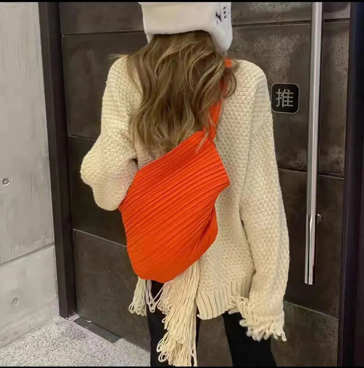 GVUW Modische, plissierte Messenger-Tasche für Damen, einfarbig, vielseitig, lässig, für den Außenbereich, Urlaubstasche, Simplicity 2024, 32C1131_voghion.com