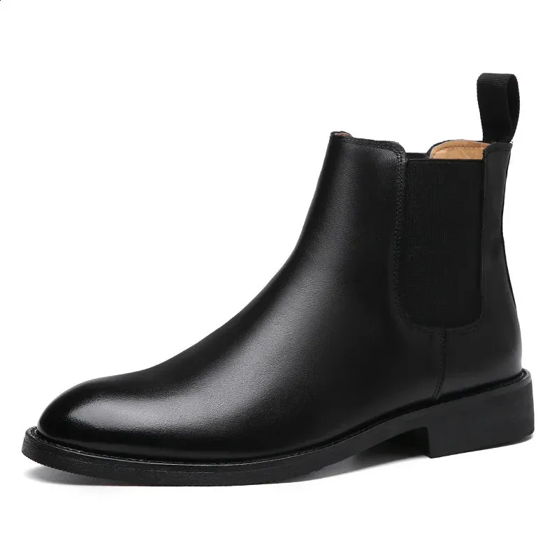 Bottes classiques rétro en cuir véritable pour hommes, chaussures montantes décontractées de style britannique à la mode à la cheville pour hommes 240830_voghion.com