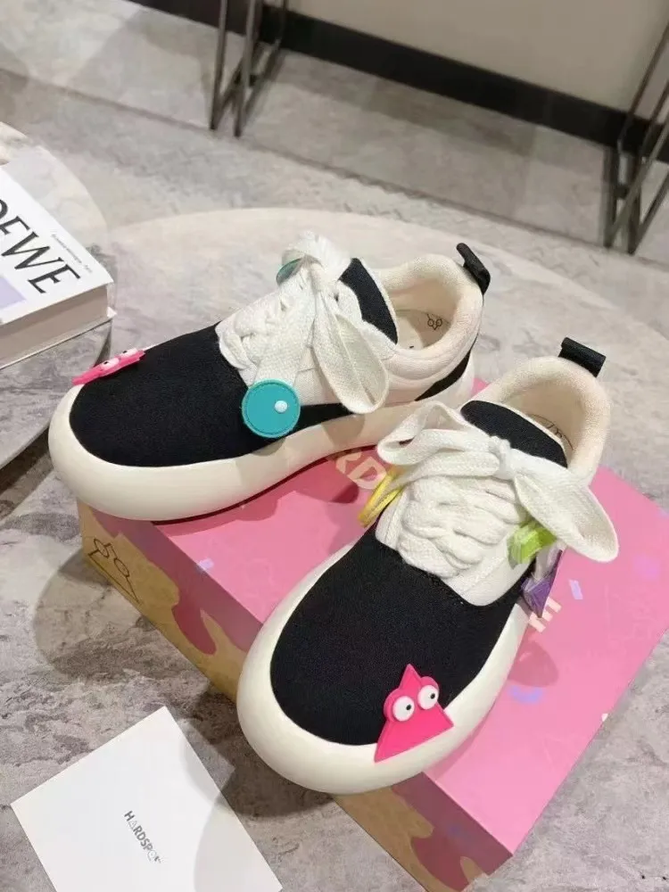Thick Soled Round Toe Canvas Shoes For Couples Mesh Breathable Comfortable Casual And Versatile Niche Design Sneakers_voghion.com