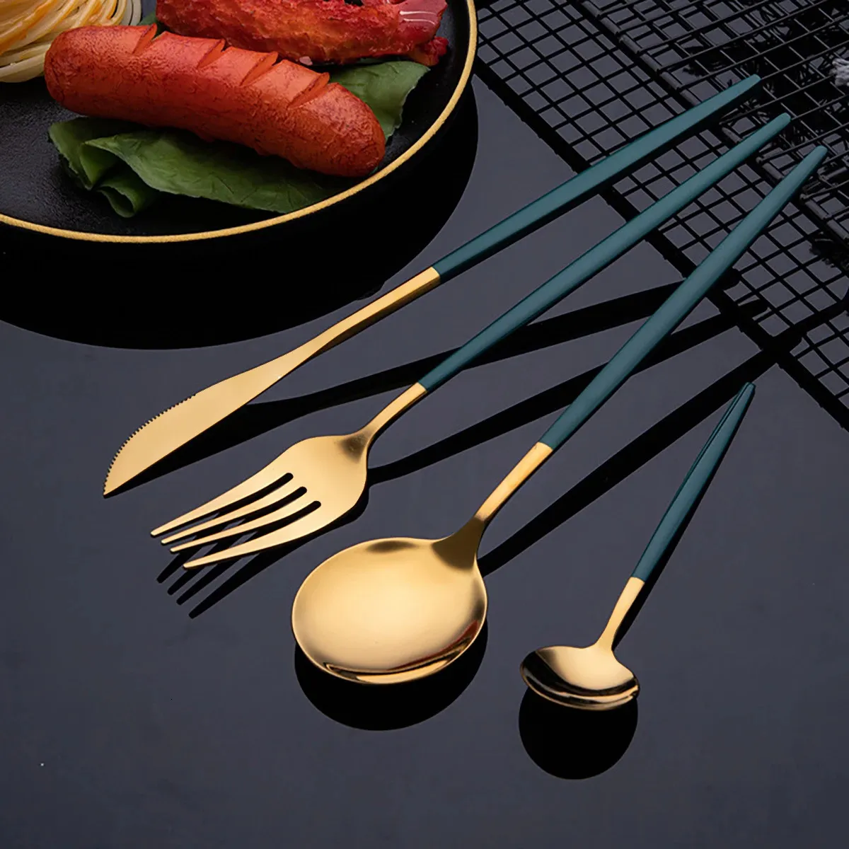 24-Pc Cutlery Set - Mirror Finish|Gift Box|EU Food Safe_voghion.com