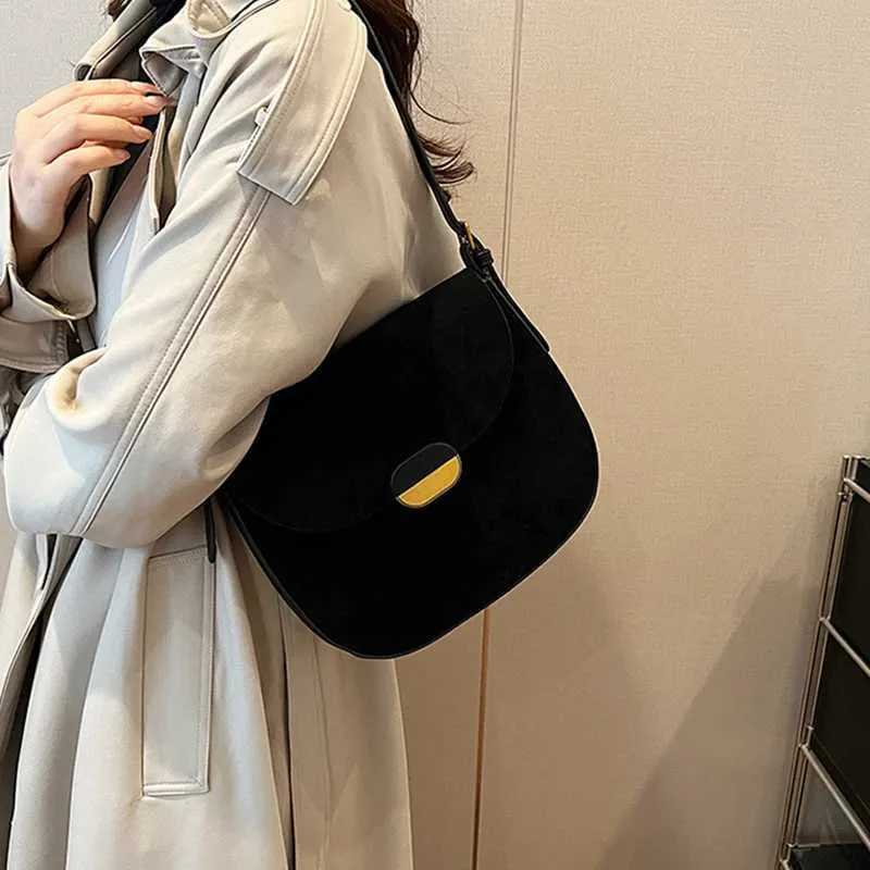 Saddle Shoulder Bag In Suede Leather Retro Crossbody Handbag_voghion.com