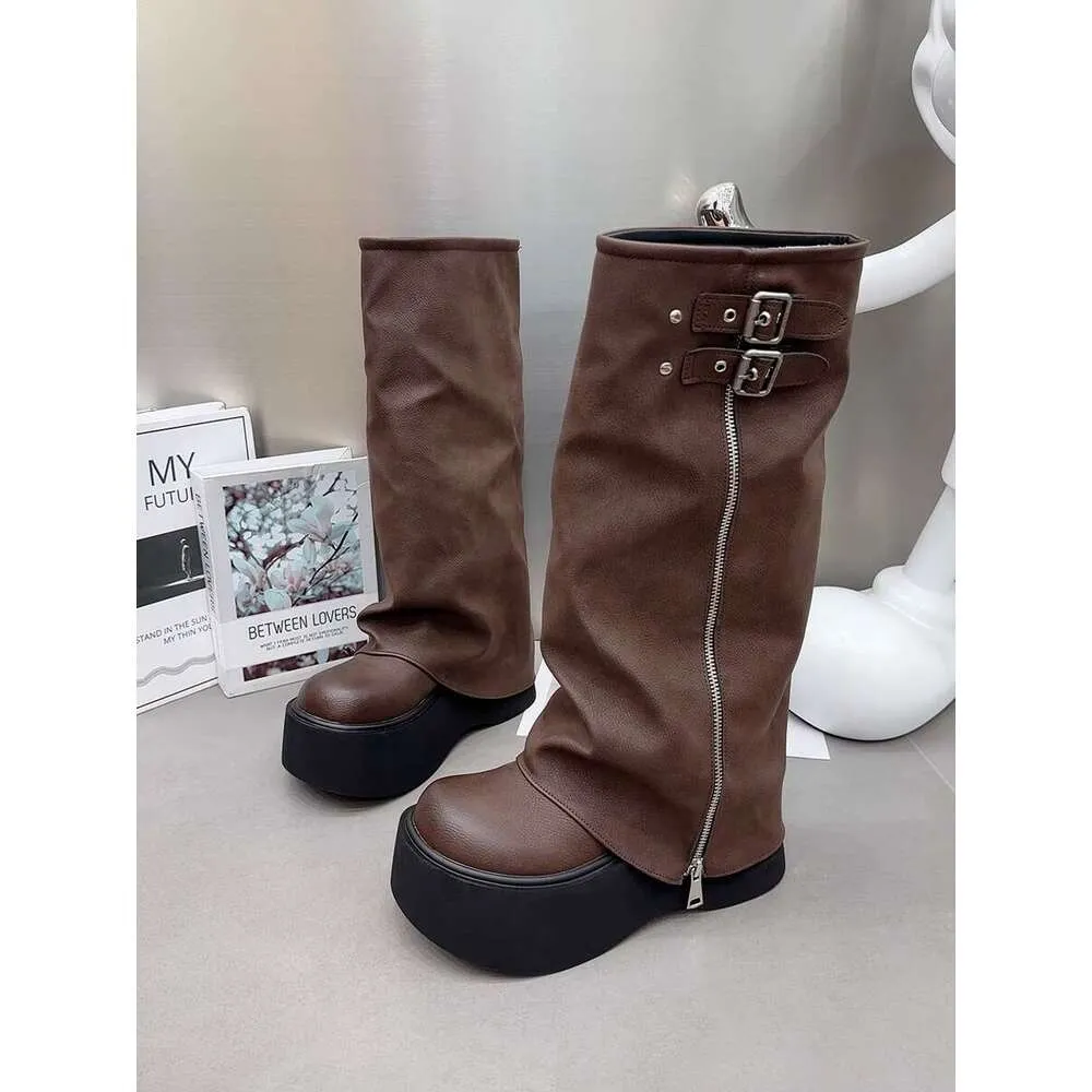 Stivali da stilista alla moda in stile britannico Martin per le donne 2024 Nuovo autunno/inverno Stivali corti con suola spessa e piccoli pantaloni,_voghion.com