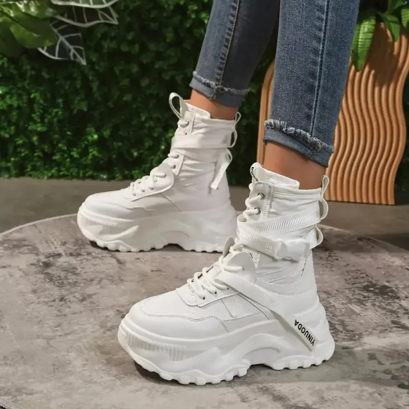 Bottines de moto blanches à plateforme épaisse pour femmes, chaussures vulcanisées à lacets et à boucle, à la mode, pour l'automne_voghion.com