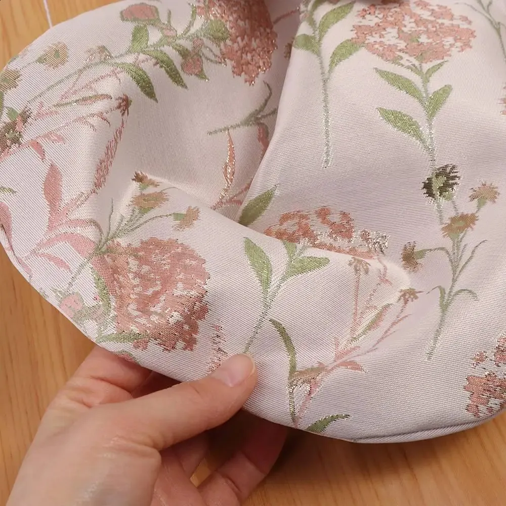 wer Anhänger Mittagessen Kosmetik Handtasche im chinesischen Stil Quaste Knoten Handgelenktasche Kleinteiltasche Cheongsam Zubehör 241120_voghion.com