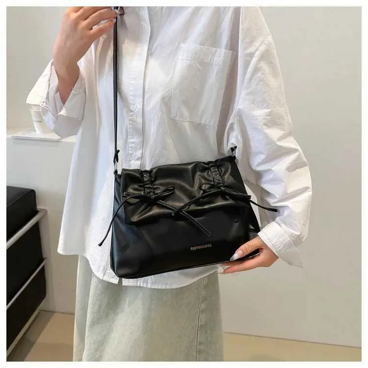 Unterwäsche Damenhandtasche große Kapazität Herbst und Winter 2024 neue High-End-Schulter-Pendlertasche Y241025_voghion.com