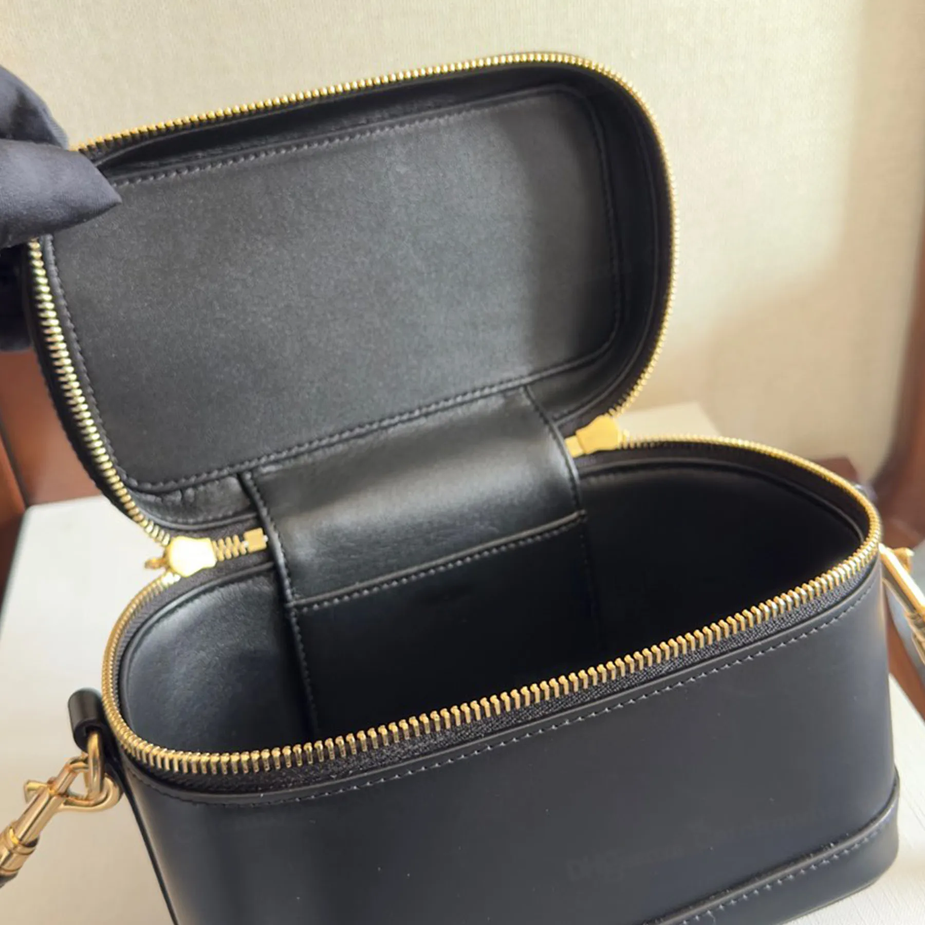 New 10A Vanity In Shiny Calfskin Cosmetic Designer Gold Finishing Lambskin Lining Shoulder Zipper Closure Crossbody Bag_voghion.com