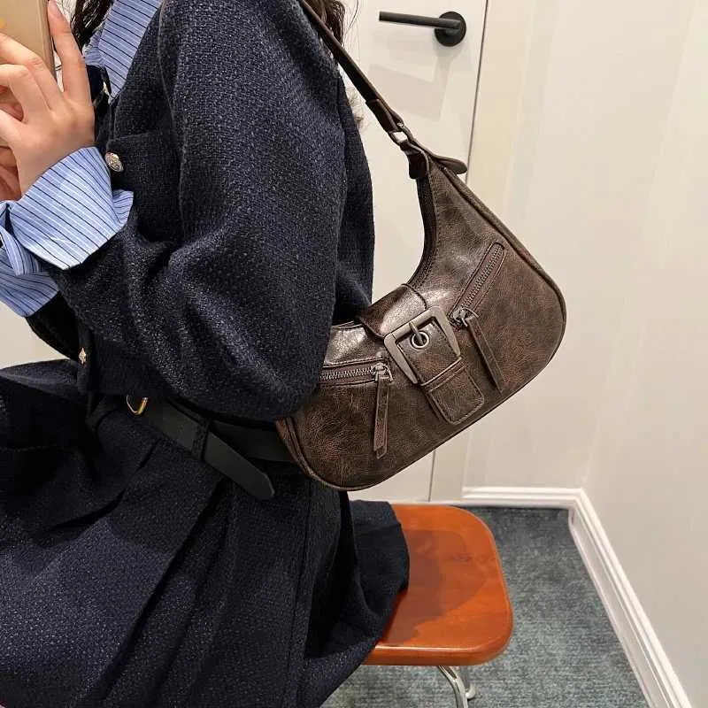 LEFTSIDE Retro Riemendesign PU Lieder Schëllertaschen fir Fraen 2024 Y2K Kleng Vintage Fraen Ënneraarm Crossbody Tasche_voghion.com
