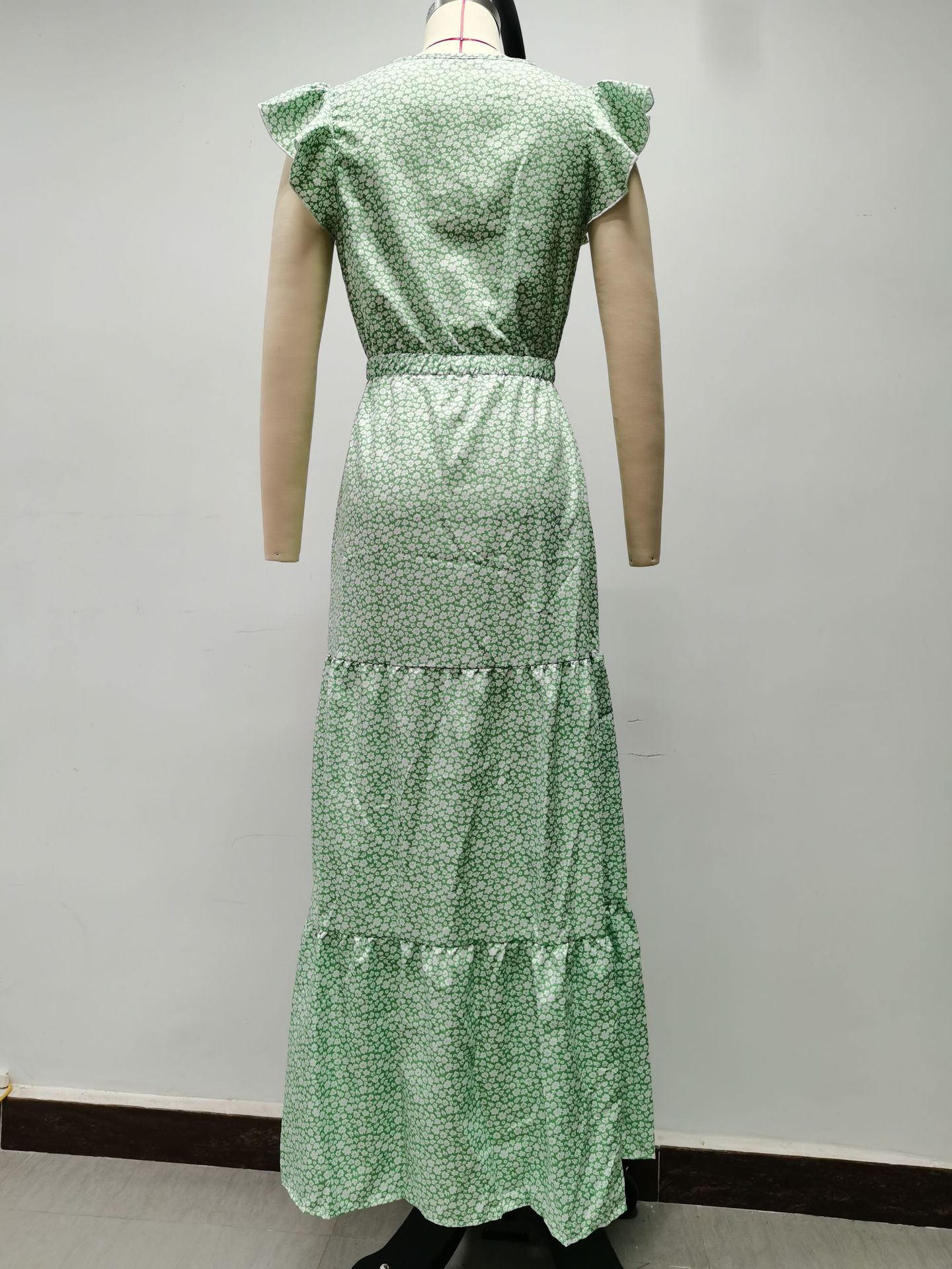 Abito lungo da donna con scollo a V, vita alta, stampa floreale, maniche corte e strati, modello hot 2024_voghion.com