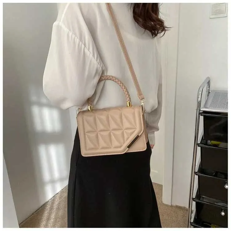 2024 neue Schulter PU-Leder quadratische Damenhandtasche Markendesigner kleine schwarze Umhängetasche Y241121_voghion.com