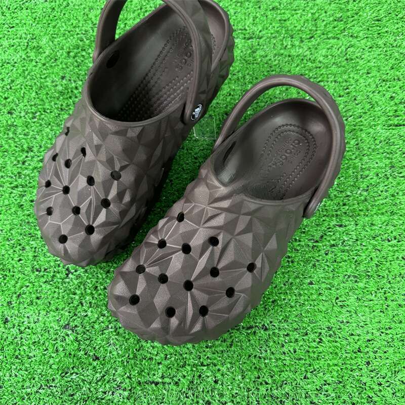 2025 Heiße neue klassische Durian-Schuhe mit dickem Boden und Schwammkuchen, Eltern-Kind-Strandschuhe für Damen, perforierte Schuhe_voghion.com