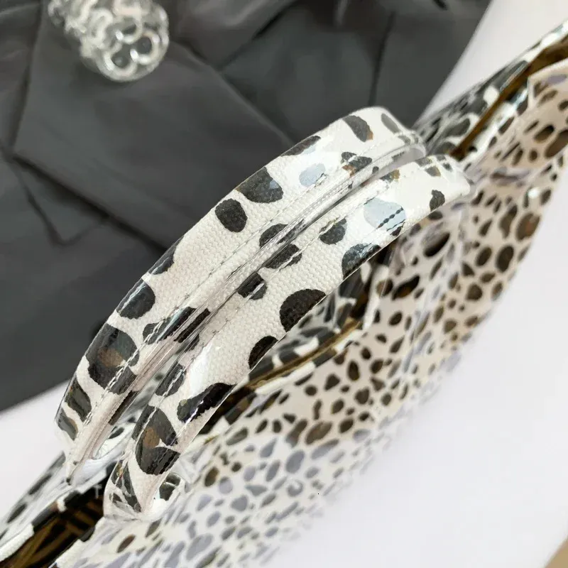 Fashion PVC Reusable Shopping Vintage Leopard Womens Large Capacity Waterproof Handbag Tote Beach Bag Travel 241115_voghion.com