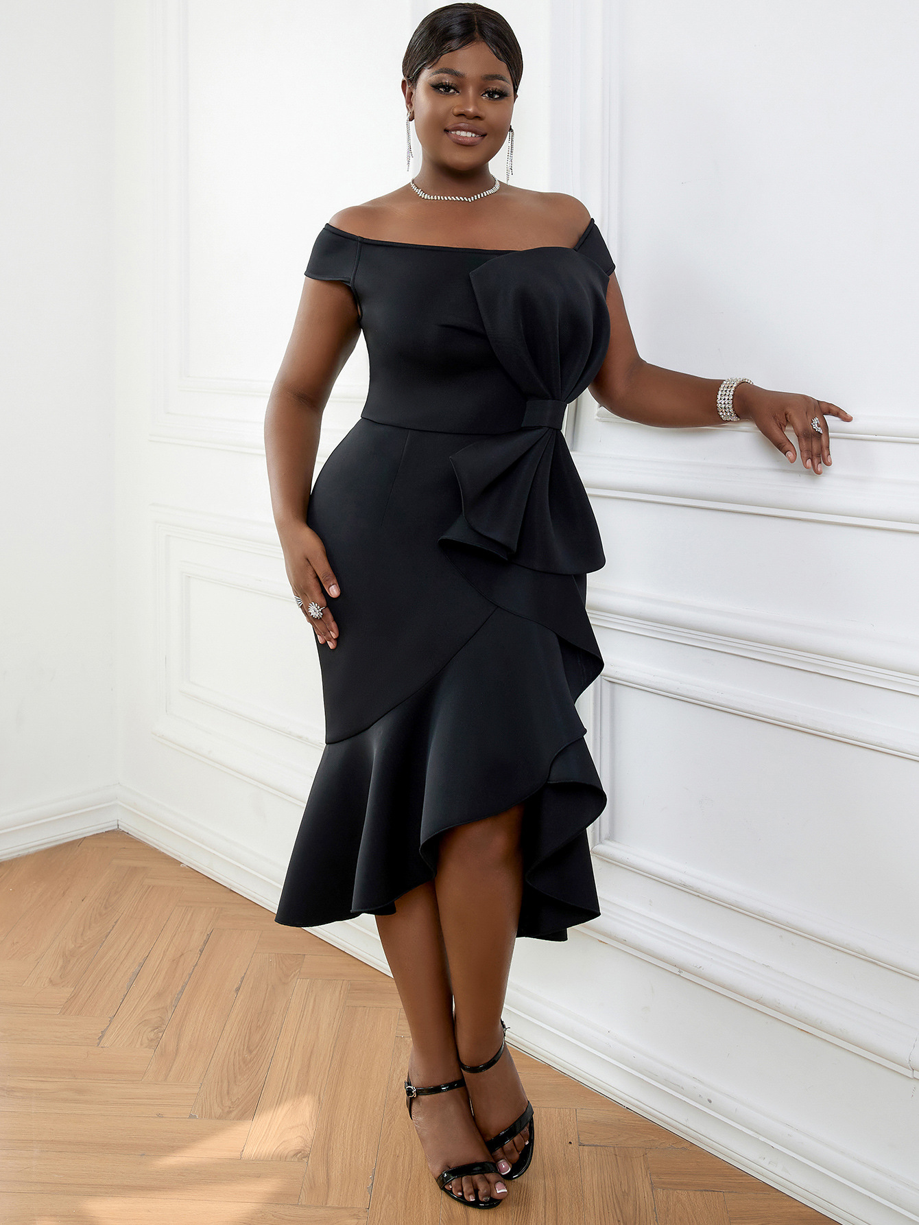 Robe licou avec col à épaules dénudées, robe de banquet sexy à bordure croisée_voghion.com