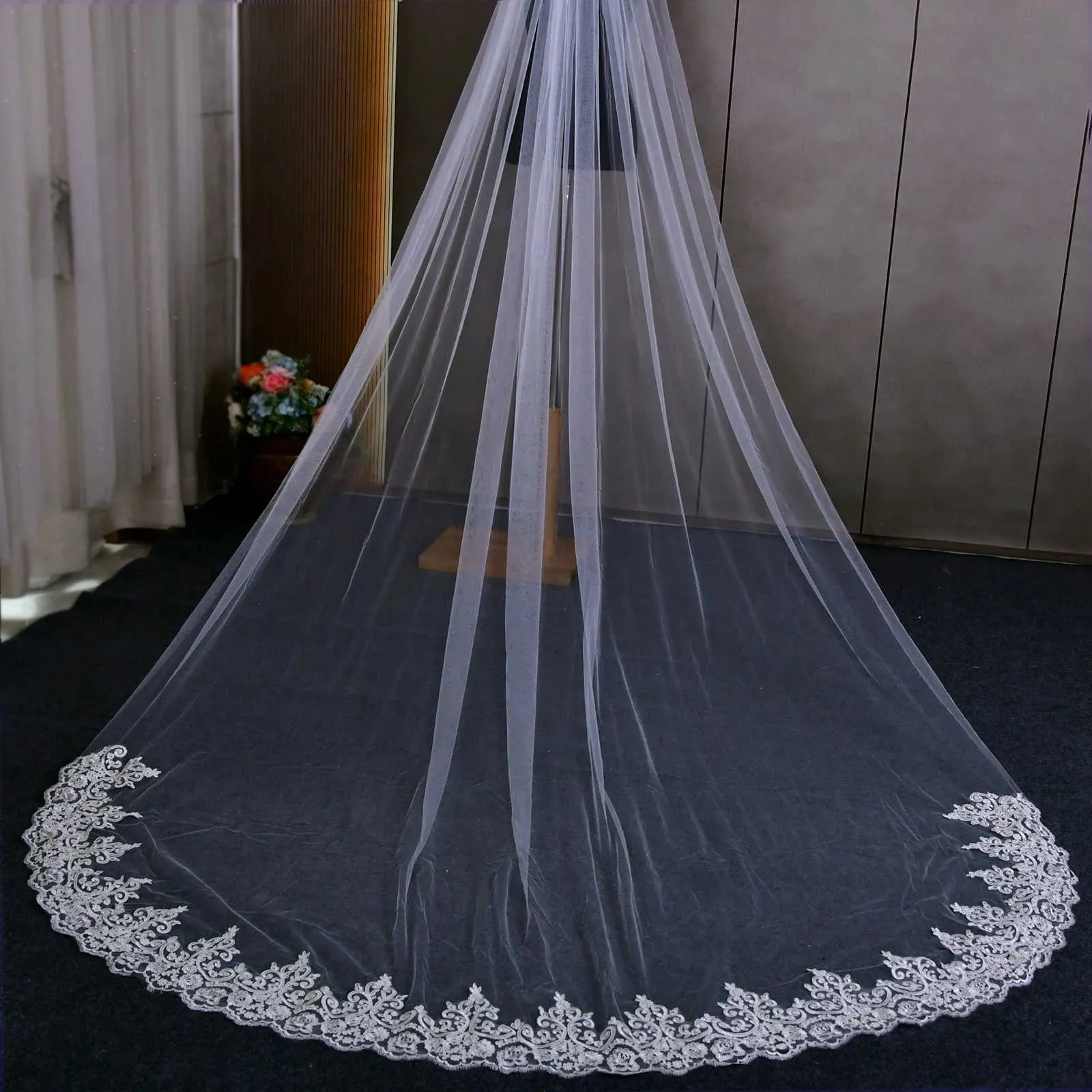 Gioielli per capelli V70 Velo lungo con bordo in pizzo Appliques Veli da sposa 1 strato Tulle morbido con pettine Accessori da sposa per la sposa_voghion.com