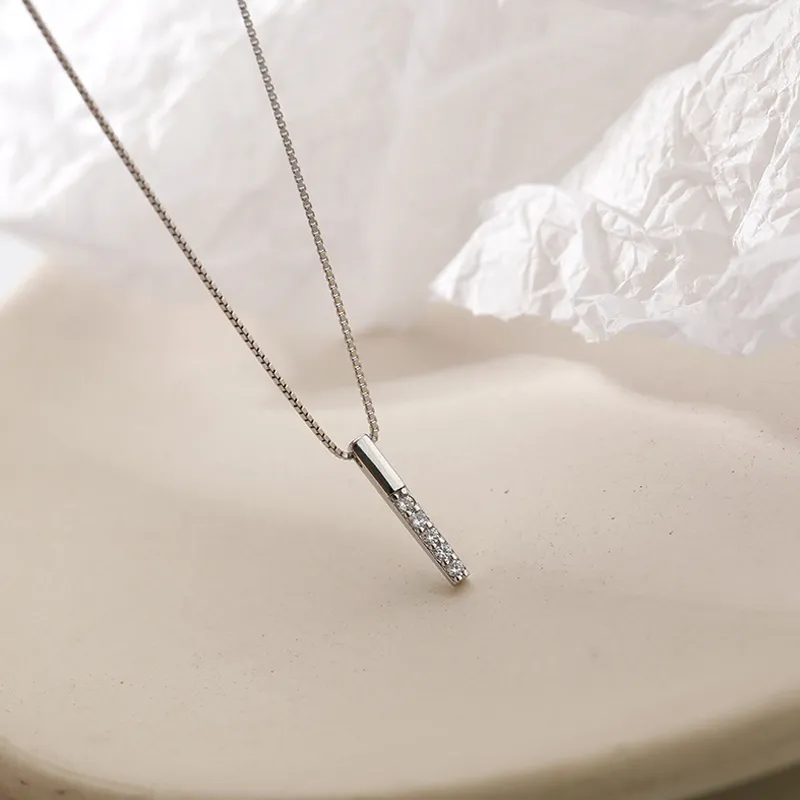 Collier pendentif rectangulaire avec zircon pour femme bijoux_voghion.com