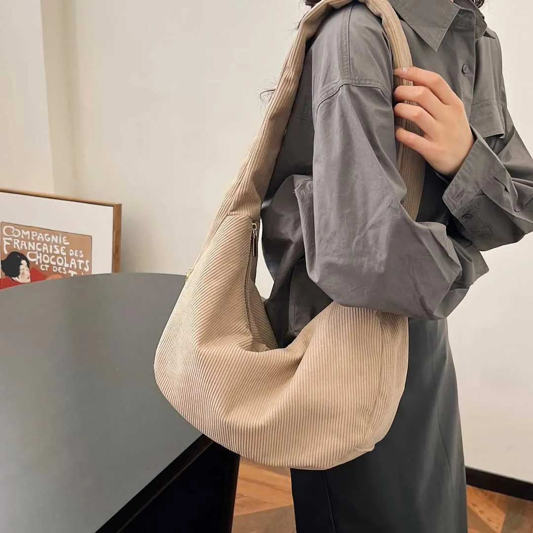 Corduroy Drstring Cloud Damen Große Kapazität Dumpg 2024 Neue einfache lässige Achseltasche Handtasche Schulter CrossbodyC241106_voghion.com