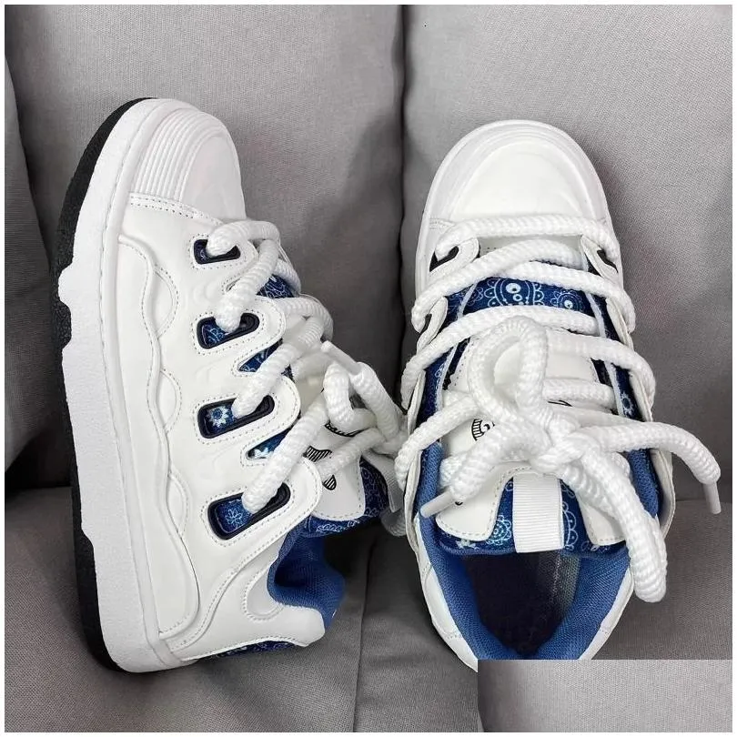 2025 Nuovo modello scarpe casual uomo donna sneakers taglie forti 41 42 moda donna donna spessa suola spessa retrò sport pane_voghion.com