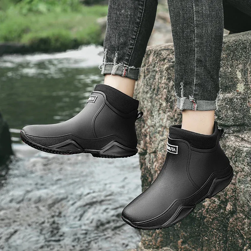 Scarpe da pioggia basse impermeabili antiolio invernali da uomo e da donna, foderate in peluche, in PU, antiscivolo, taglia EU 36-44 250122_voghion.com