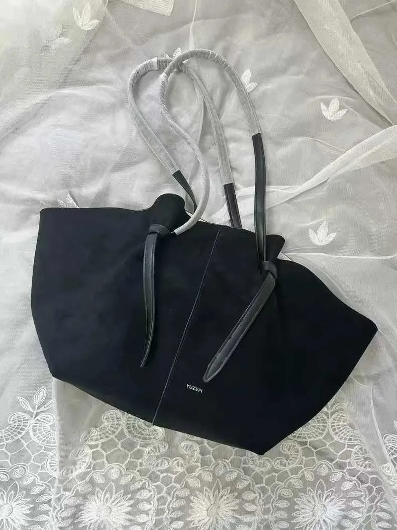 YUZEFI Womens New Popular Shoulder Bag Large Capacity HandheldC241210_voghion.com