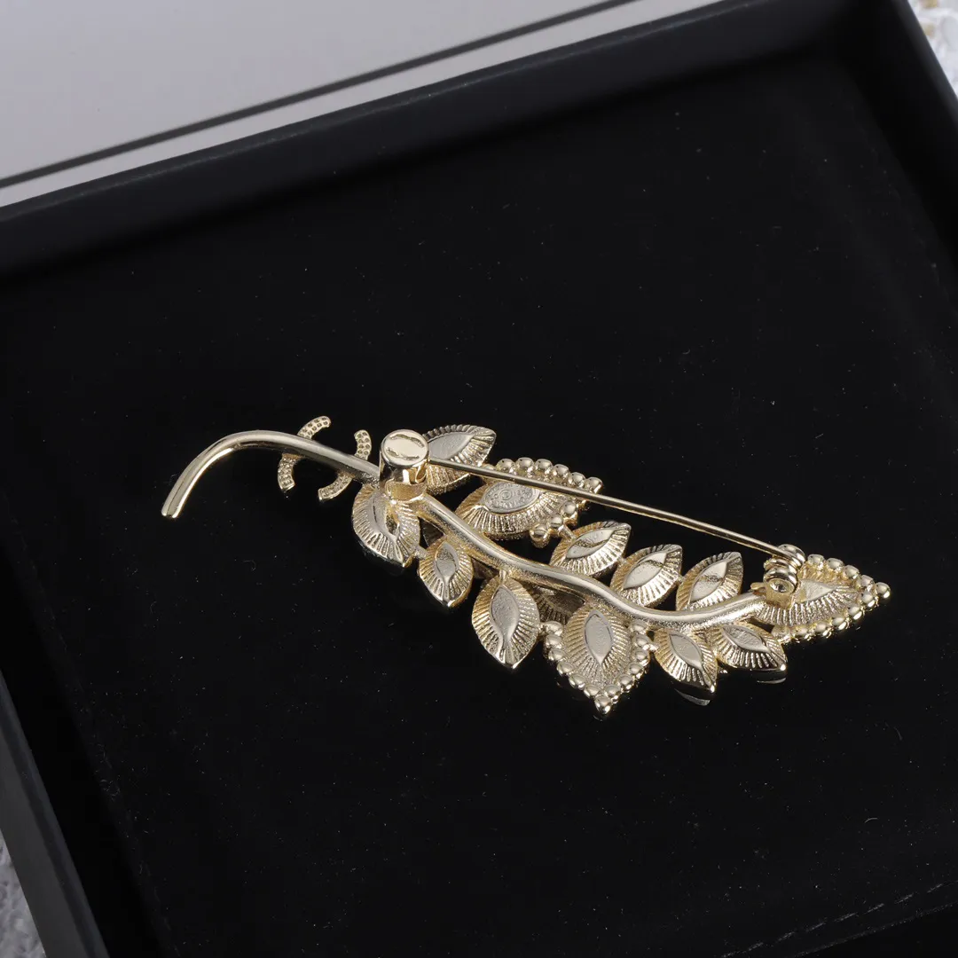 Designer Blatt Damen Herren Schmuck Diamant Krone Brosche Anzug Elegante Mode Broschen Geschenke für Frau Zubehör_voghion.com
