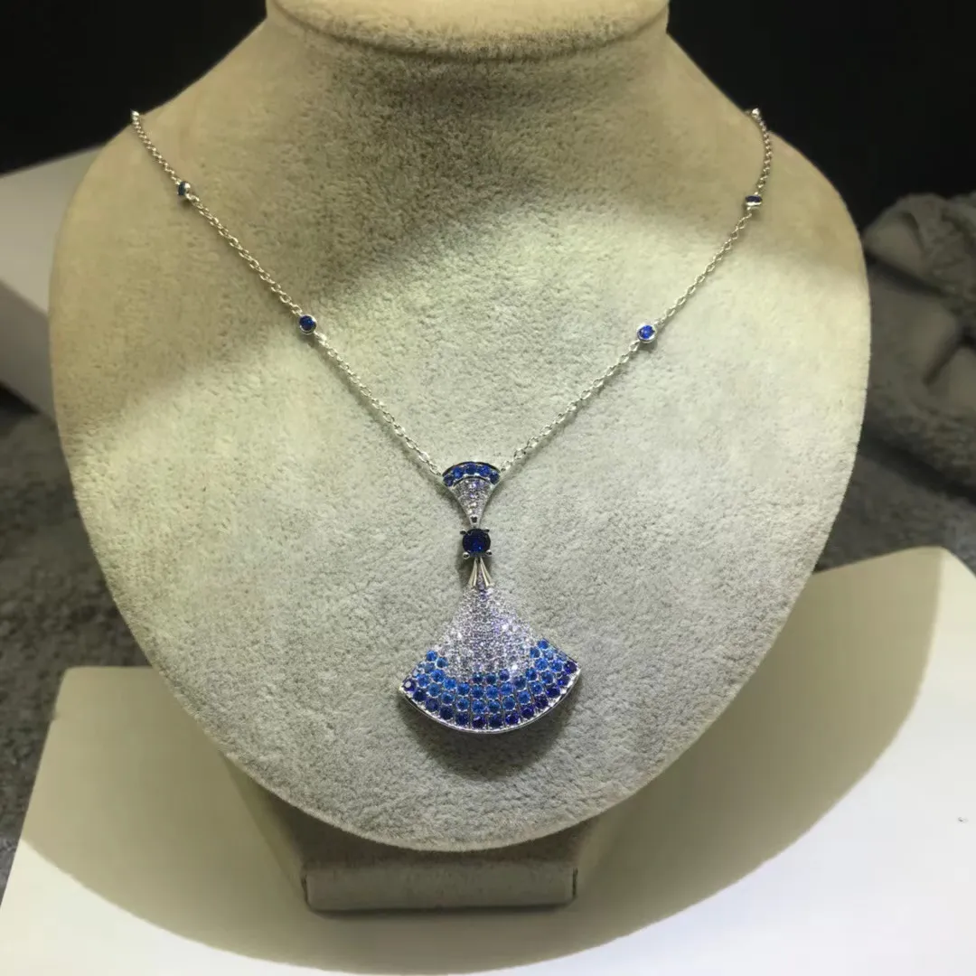 Colar com pingente em leque clássico em ouro rosa e cristal rosa_voghion.com