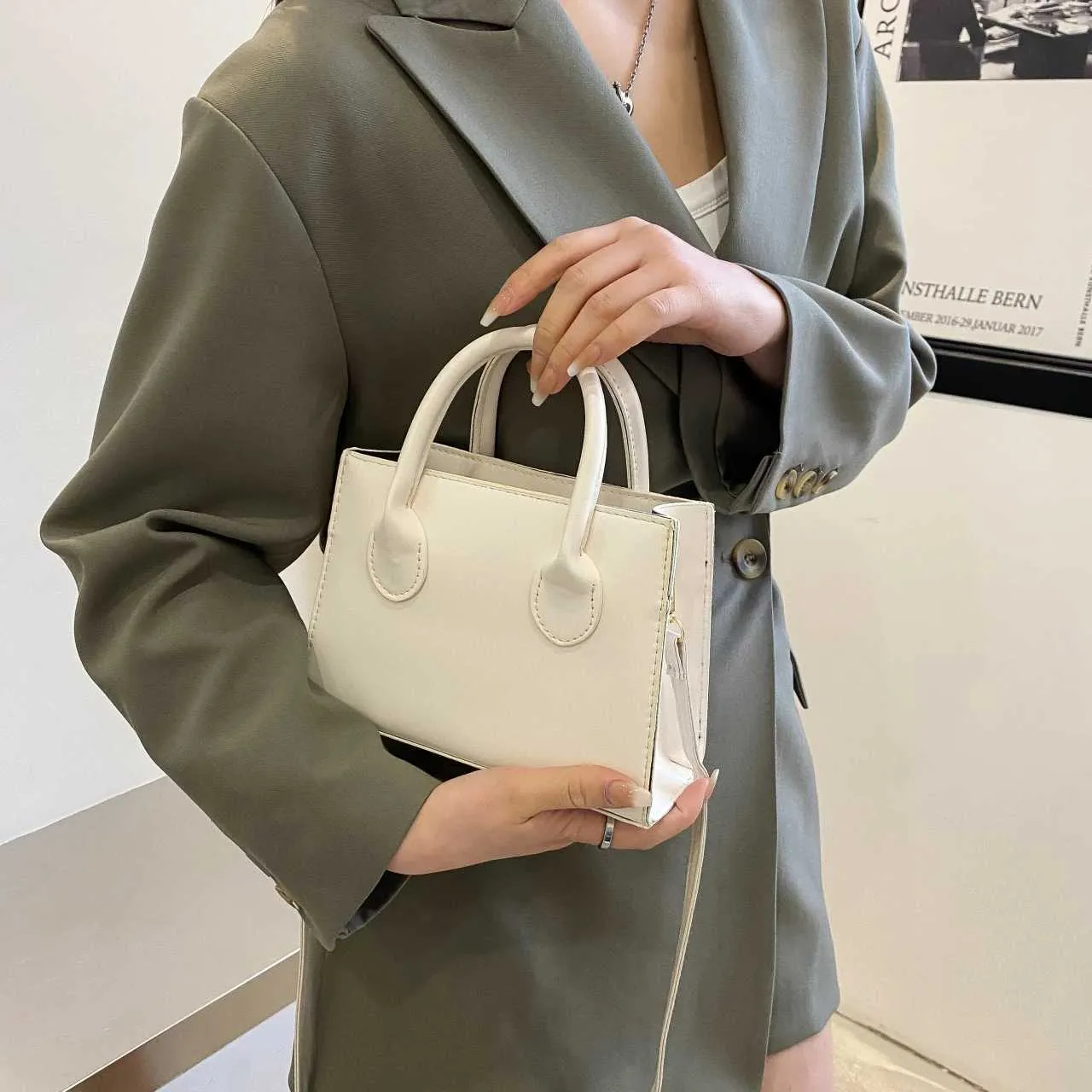 Minimalist Black Small Square All-Match Top Handle Purse Classic Shoulder Bag For Work.C241116C241116_voghion.com
