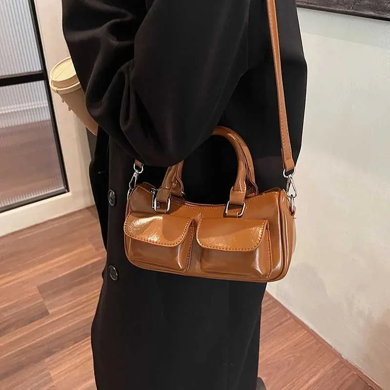 Ladies fashionable small handbag solid color PU retro mailman bag autumn and winter new style single shoulder crossbody_voghion.com