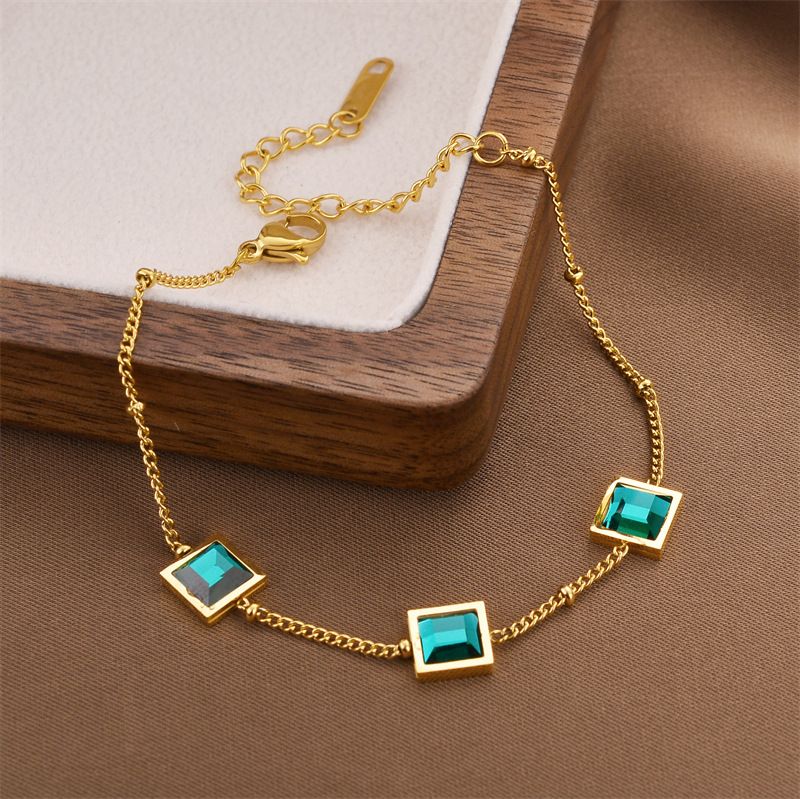 Heißer Selg Instagram-Trend, Nischendesign, Titanstahlarmband, goldenes Quadrat, smaragdgrüner Schmuck_voghion.com