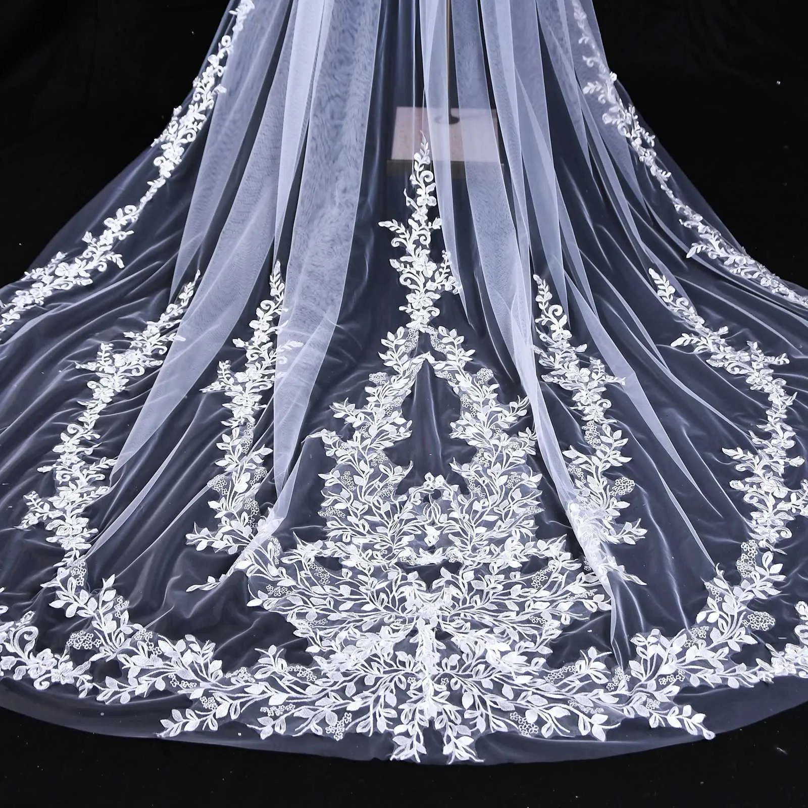 Hair Jewelry V222 Long Full Edge Lace 1 Tier Bridal Veil With Comb 3M Cathedral Length Mantilla Wedding Accessories For_voghion.com