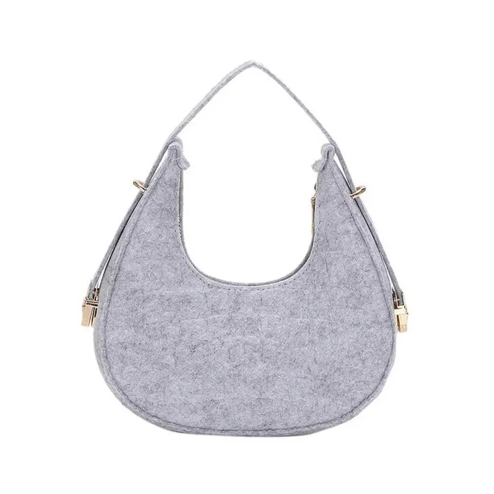 2024 New Alligator Pattern Shoulder Womens Small Handle Lower Arm Clutch Crescent Saddle Handbag Garbage Bag Y241123_voghion.com