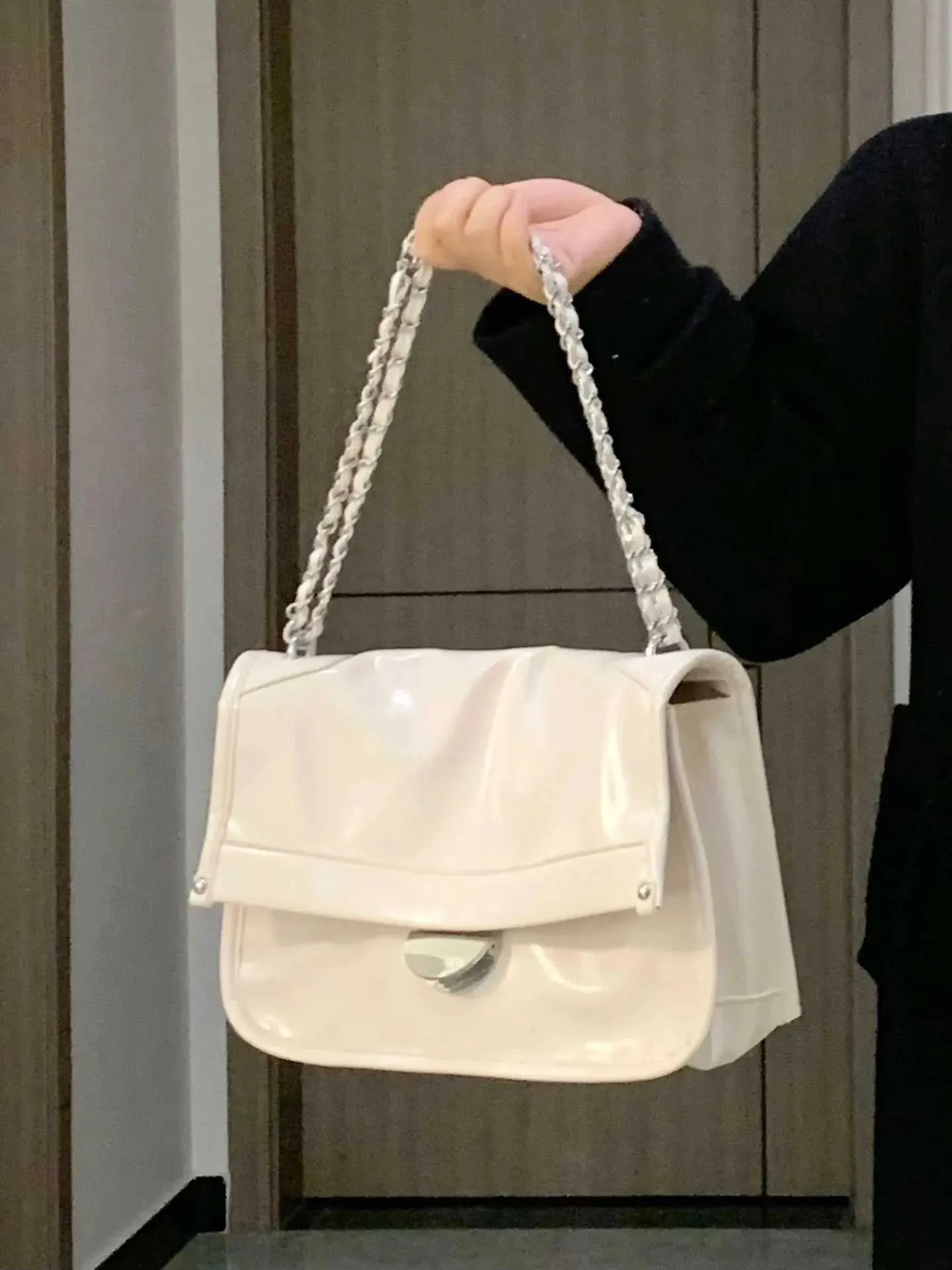 Black Patent Leather Crossbody Bag For Women Chain Shoulder Bag_voghion.com
