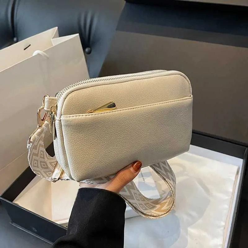 Elegant Crossbody Shoulder Bag For Women Versatile Pu Square Bag_voghion.com