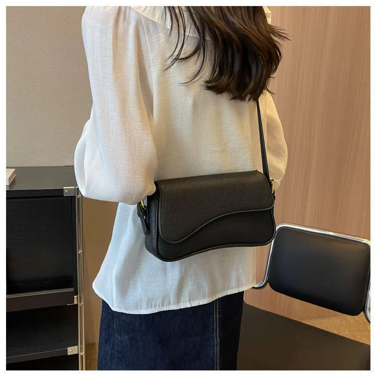 Fashion Shoulder And Crossbody Bag With Lychee Texture For Women_voghion.com