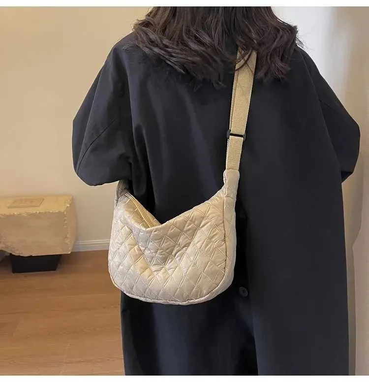 Sac à bandoulière rétro en nylon pour femmes, sac à main décontracté et étanche pour sans-abri, literie pour femmes, grande capacité, Y241123_voghion.com
