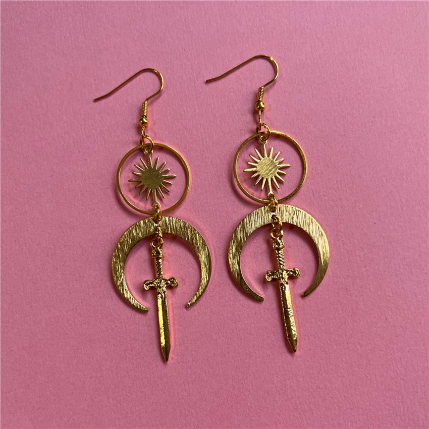 Orecchini pendenti con pugnale a forma di luna e stella in stile bohémien_voghion.com