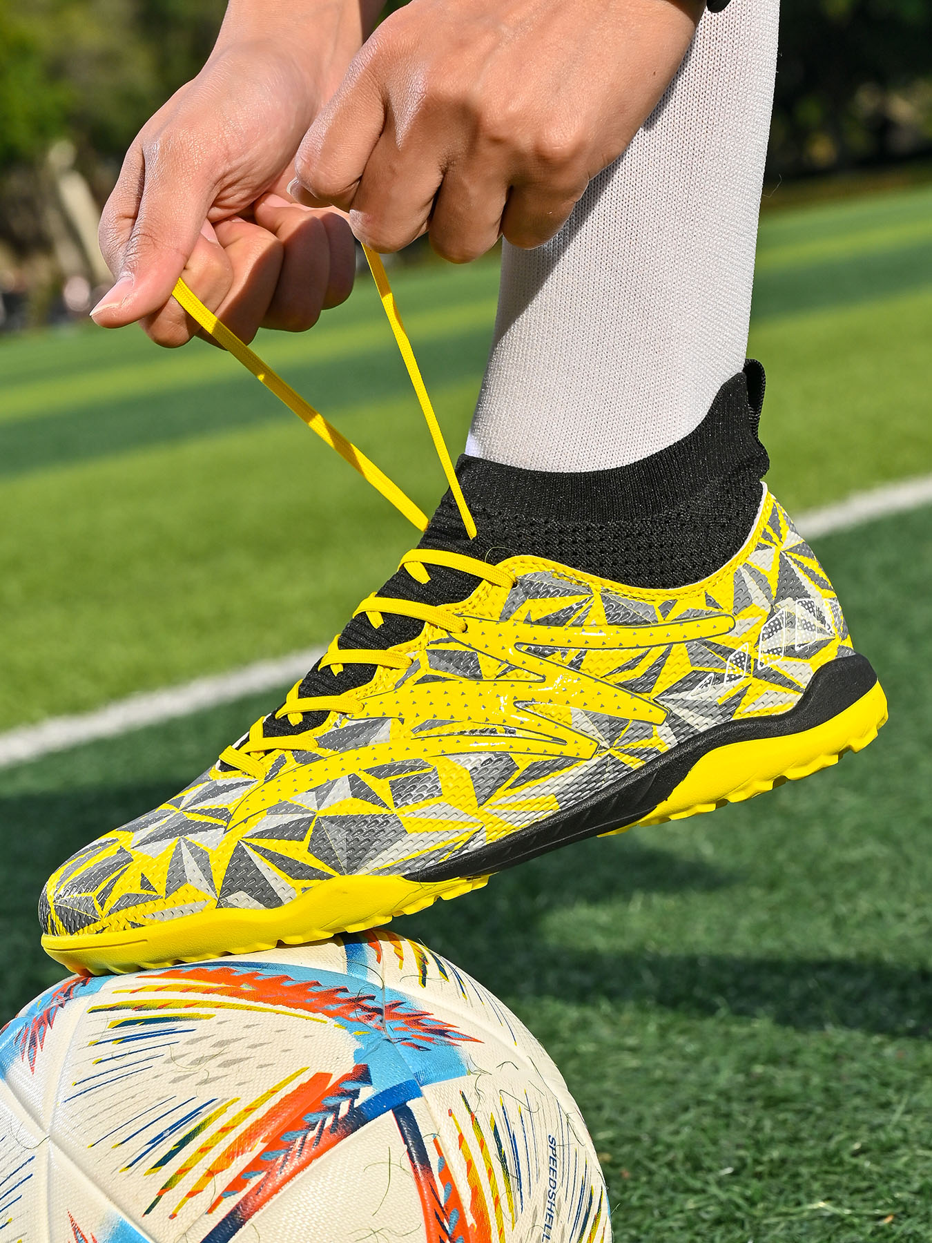 Nieuwe professionele voetbalschoenen lange spikes enkel voetbalschoenen FG antislip ultralichte heren ademende buitensport_voghion.com