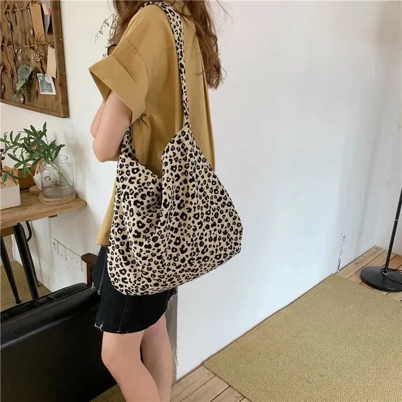 Japanische und koreanische Ins moderne kleine Messenger-Tasche aus Canvas mit Leopardenmuster für weibliche Studentinnen Y241026_voghion.com