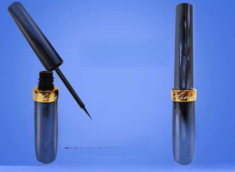 Charcoal Black est un eye-liner résistant aux taches et imperméable._voghion.com