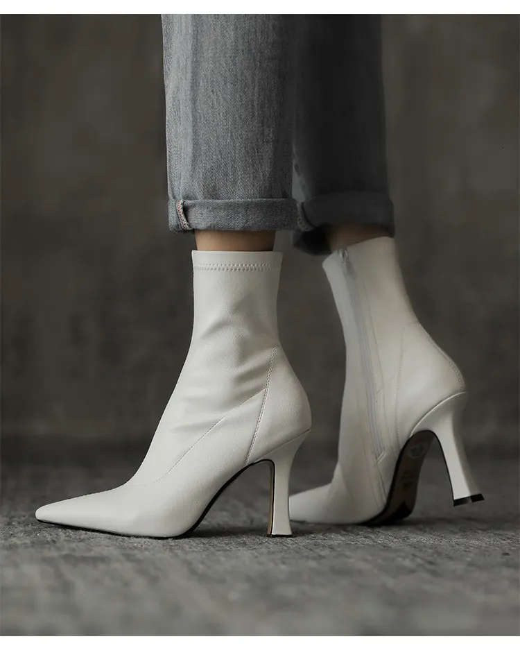 Internet Celebrity Slim Pointed Toe High Short Women 2025 Autumn Winter Single Ins Sexy Chunky Heel Stretch Boots_voghion.com