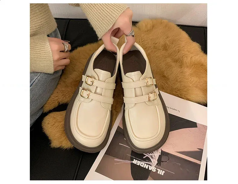 Scarpe mary jane rétro in pelle francese da donna per primavera_voghion.com