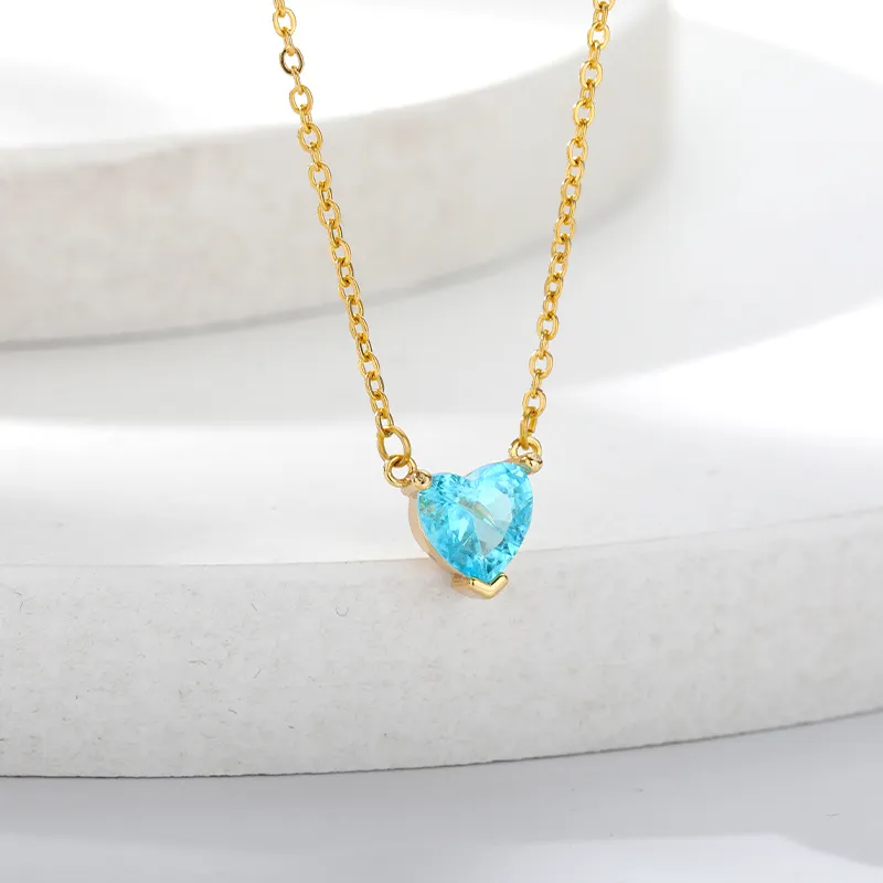 Collier pendentif cœur avec cristal coloré et chaîne dorée_voghion.com