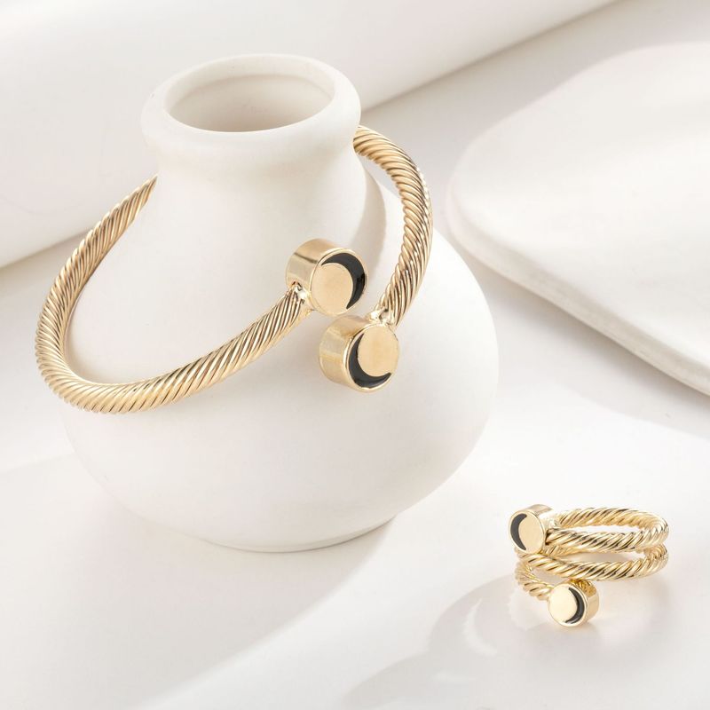Umweltfreundliche Legierung Mode Vielseitige Persönlichkeit Gold Fried Dough Twists Offenes Armband Ring Zweiteiliges Set Von_voghion.com