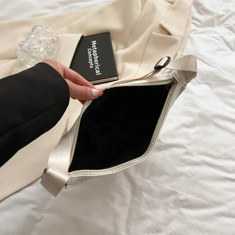 Einfaches Design Damen Umhängetasche Mode Damen Nylon Hobos Kleine Schultertaschen Vintage weibliche Mädchen Geldbörse Tuch_voghion.com