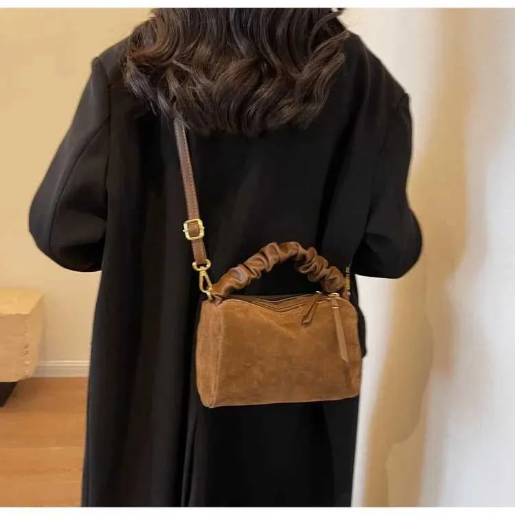 Sacs à bandoulière légers en PU pour femmes avec fermeture éclair tendance 2024 Design à plis tendance Bolsas Para MujeresC241103_voghion.com