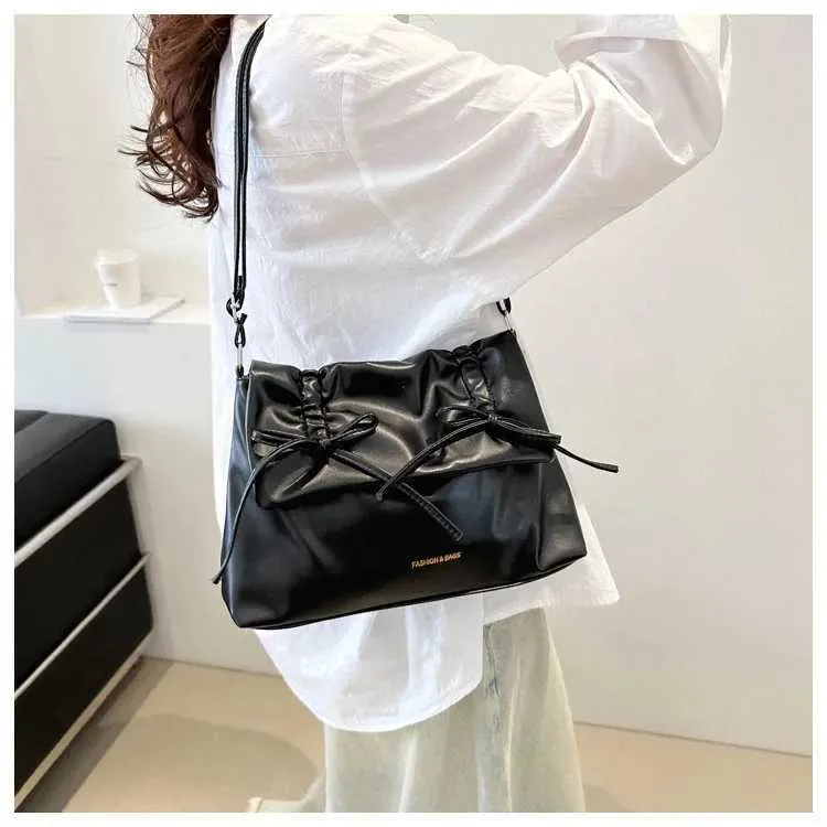 Unterwäsche Damenhandtasche große Kapazität Herbst und Winter 2024 neue High-End-Schulter-Pendlertasche Y241025_voghion.com