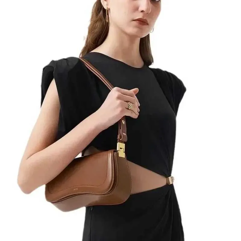 2024 New JW PEI Womens Fashion Adjustable Crossbody Bag Elegant Retro Underarm Saddle Ba241216_voghion.com