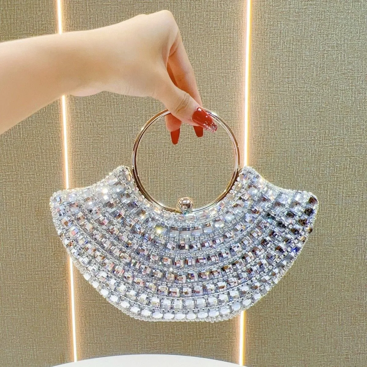 Bohemian-style English Print Bucket Bag, Linen Material, Cross-border Vacation-themed Crossbody Bag_voghion.com