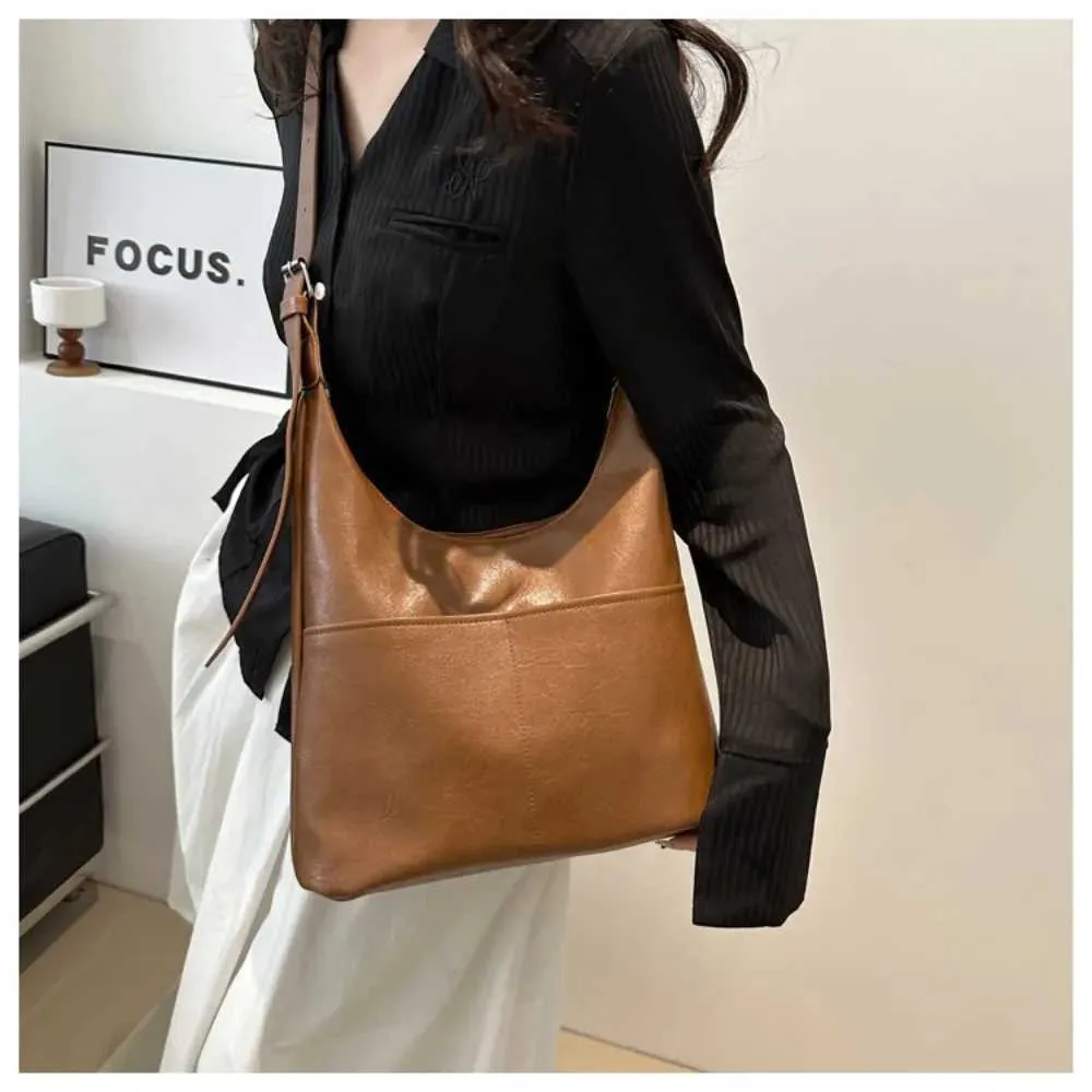 Large Women's Shoulder Bag Stylish Pu Daily Work Handbag_voghion.com