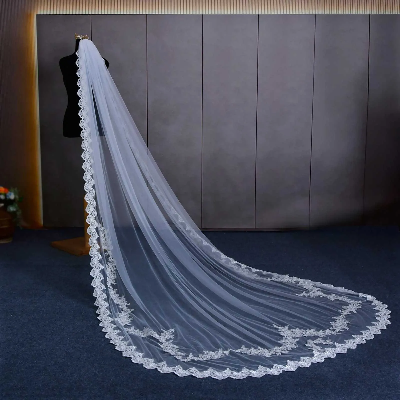 Gioielli per capelli V110 Velo lungo con applicazioni in pizzo Veli da sposa a 1 strato Cattedrale Morbido Tulle Accessori per abito da sposa per la sposa_voghion.com