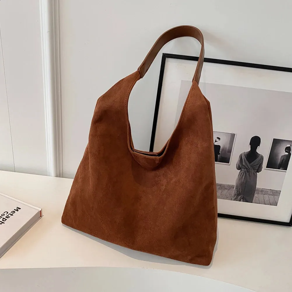 Borsa a tracolla semplice in pelle scamosciata vintage da donna, grande capacità, elegante, da viaggio, con chiusura a gancio, in tinta unita, 240919_voghion.com