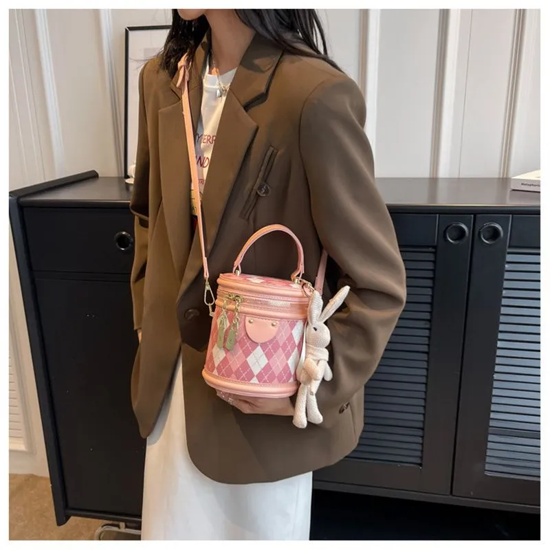 Designer Kostenloser Versand 2025 Neue Modische Eimer Premium Textur Dia Grid Schulter Umhängetasche Tasche Für Frauen_voghion.com